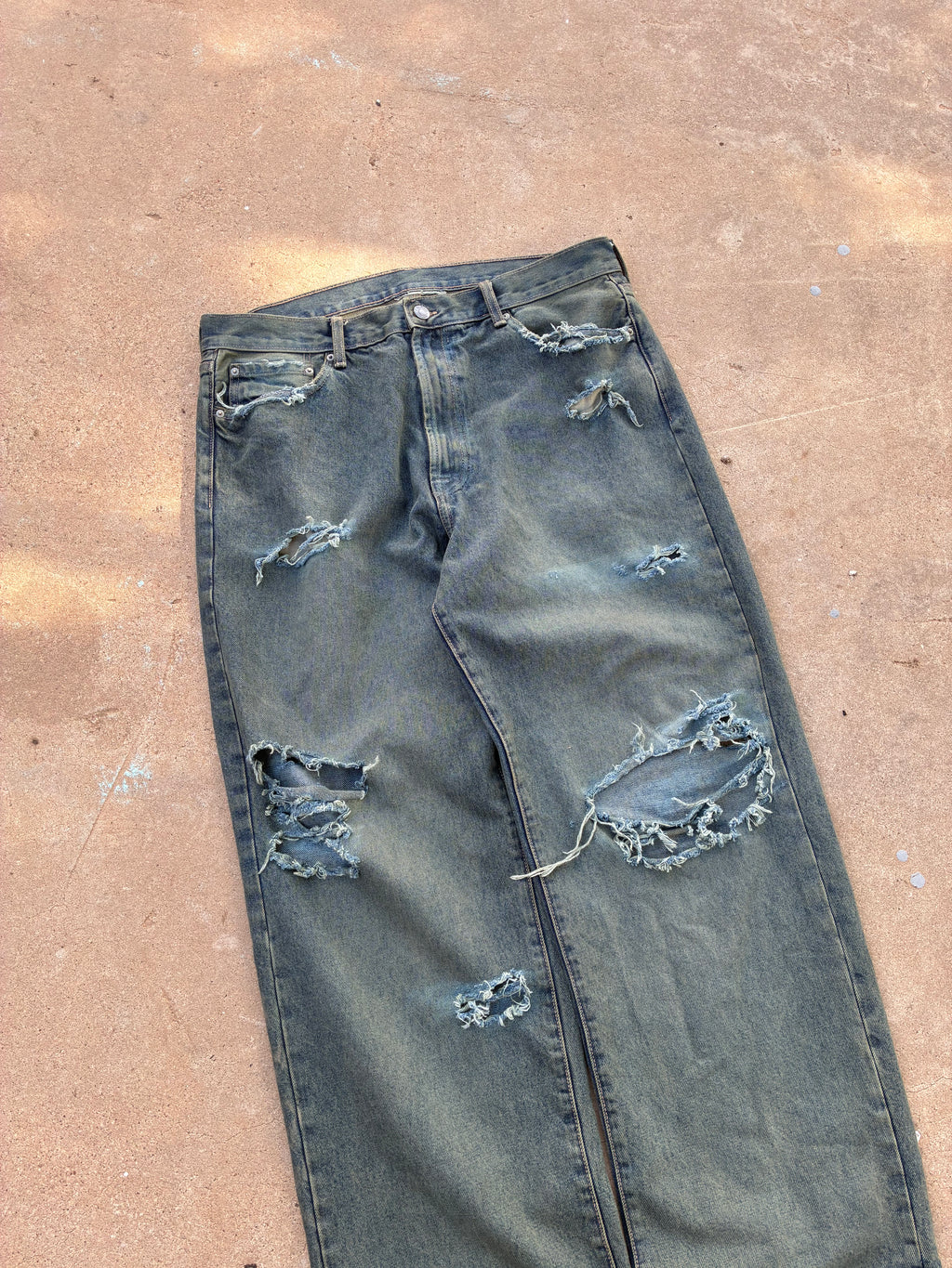 Baggy mud denim