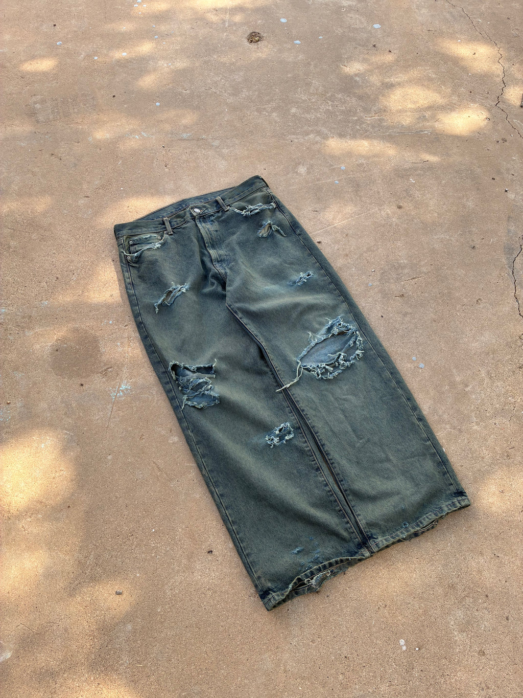 Baggy mud denim